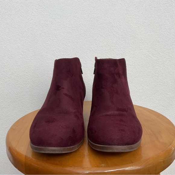 Cambridge Select Maroon Faux Suede Ankle Bootie Size 8.5 Zip Closure Fall - Picture 2 of 7